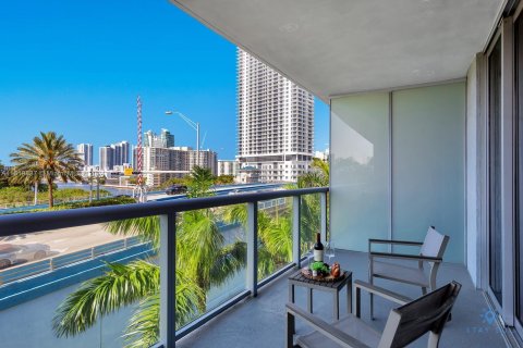 Copropriété à vendre à Hallandale Beach, Floride: 2 chambres, 95.5 m2 № 1240938 - photo 17