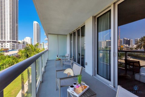 Copropriété à vendre à Hallandale Beach, Floride: 2 chambres, 95.5 m2 № 1240938 - photo 18