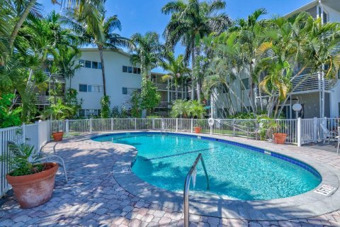 Condo in Fort Lauderdale, Florida, 2 bedrooms  № 1079481 - photo 3