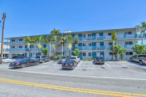 Condo in Fort Lauderdale, Florida, 2 bedrooms  № 1079481 - photo 24