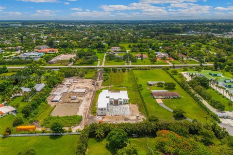 House in Southwest Ranches, Florida 6 bedrooms № 1294739 - photo 29