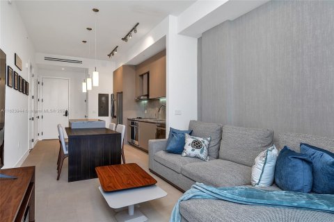 Condo in Miami Beach, Florida, 1 bedroom  № 1270739 - photo 23