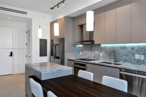 Condo in Miami Beach, Florida, 1 bedroom  № 1270739 - photo 18