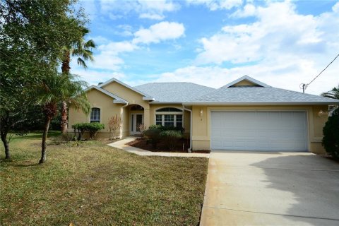 House in Palm Coast, Florida 3 bedrooms, 157.66 sq.m. № 1397319 - photo 1