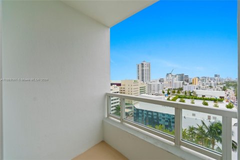 Condo in Miami Beach, Florida, 1 bedroom  № 1427501 - photo 9