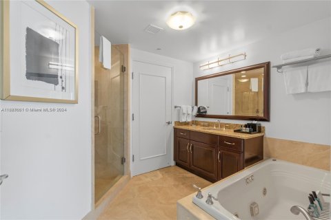 Condo in Miami Beach, Florida, 1 bedroom  № 1427501 - photo 28