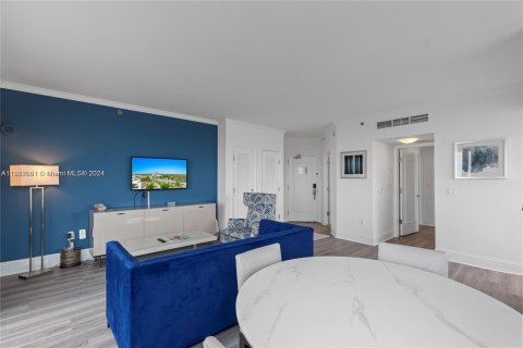 Condo in Miami Beach, Florida, 1 bedroom  № 1427501 - photo 14