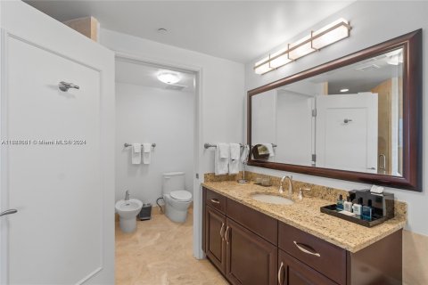 Condo in Miami Beach, Florida, 1 bedroom  № 1427501 - photo 29