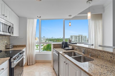 Condo in Miami Beach, Florida, 1 bedroom  № 1427501 - photo 18