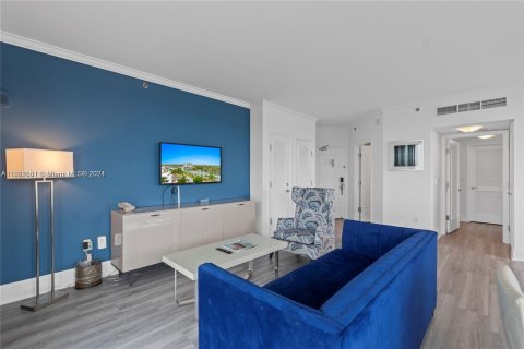 Condo in Miami Beach, Florida, 1 bedroom  № 1427501 - photo 16