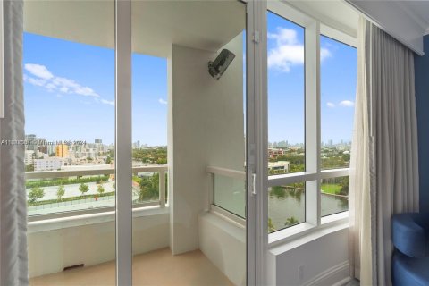 Condo in Miami Beach, Florida, 1 bedroom  № 1427501 - photo 25