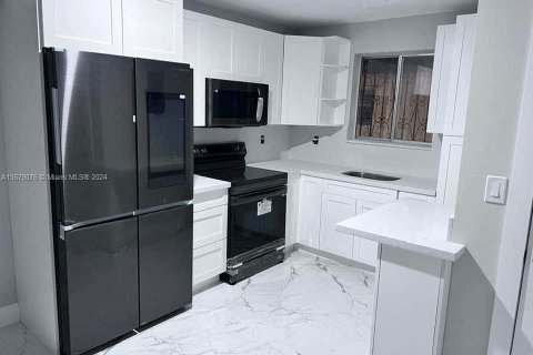 Condominio en venta en Miami, Florida, 2 dormitorios, 60.2 m2 № 1427470 - foto 1