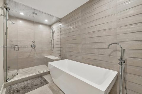 Condo in Fort Lauderdale, Florida, 3 bedrooms  № 1418214 - photo 29