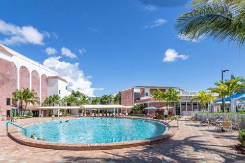 Condo in Deerfield Beach, Florida, 1 bedroom  № 1060097 - photo 9