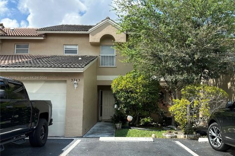 Townhouse in Sunrise, Florida 3 bedrooms, 144.56 sq.m. № 1054368 - photo 2