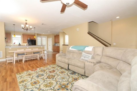 Adosado en venta en Casselberry, Florida, 4 dormitorios, 211.63 m2 № 1300209 - foto 13