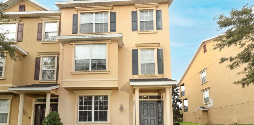 Townhouse in Casselberry, Florida 4 bedrooms, 211.63 sq.m. № 1300209