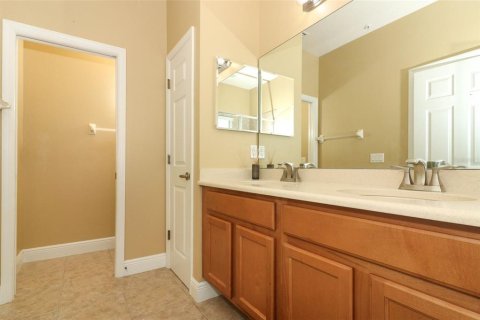 Townhouse in Casselberry, Florida 4 bedrooms, 211.63 sq.m. № 1300209 - photo 28