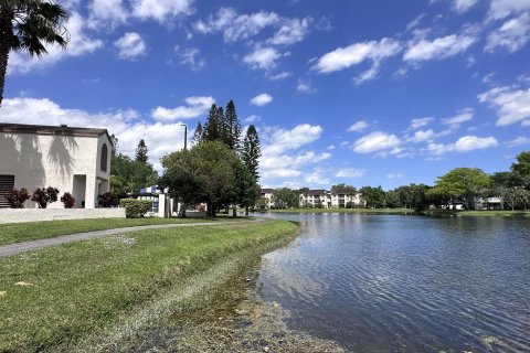 Townhouse in Coconut Creek, Florida 2 bedrooms, 137.87 sq.m. № 1074672 - photo 29