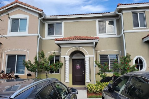 Townhouse in Homestead, Florida 3 bedrooms, 120.96 sq.m. № 1074202 - photo 1