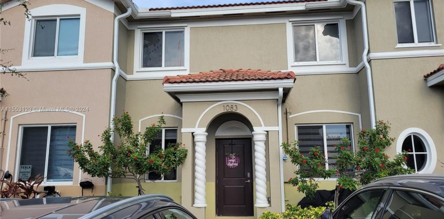 Townhouse in Homestead, Florida 3 bedrooms, 120.96 sq.m. № 1074202