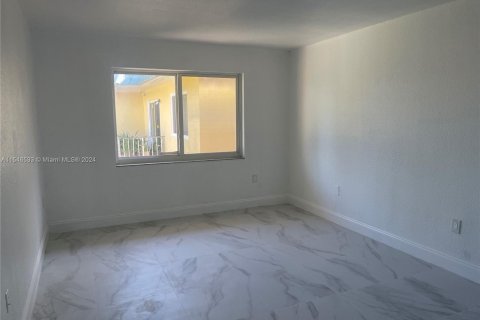 Condo in Miami Gardens, Florida, 2 bedrooms  № 1050767 - photo 9