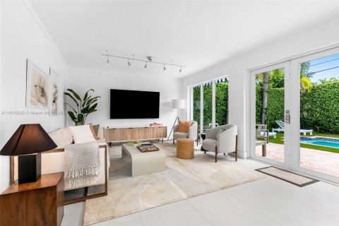 Villa ou maison à vendre à Miami Beach, Floride: 4 chambres, 253.34 m2 № 1329349 - photo 2