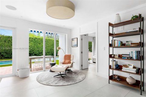 Casa en venta en Miami Beach, Florida, 4 dormitorios, 253.34 m2 № 1329349 - foto 9