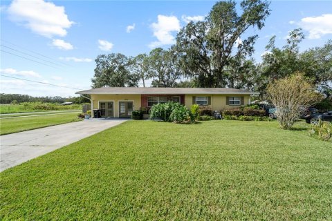 House in Lakeland, Florida 5 bedrooms, 177.26 sq.m. № 1424877 - photo 1