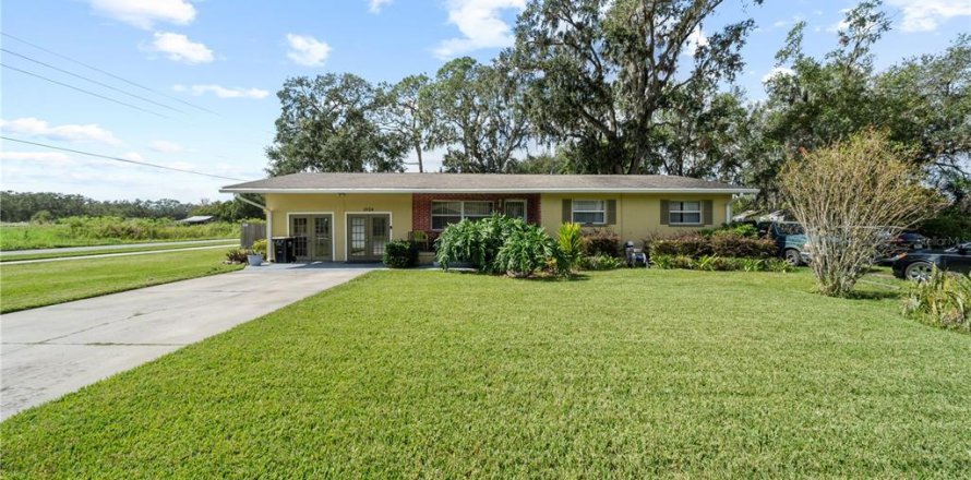 House in Lakeland, Florida 5 bedrooms, 177.26 sq.m. № 1424877