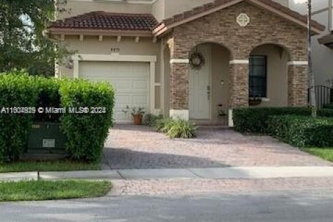 Casa en venta en Cutler Bay, Florida, 3 dormitorios, 176.05 m2 № 1225221 - foto 1