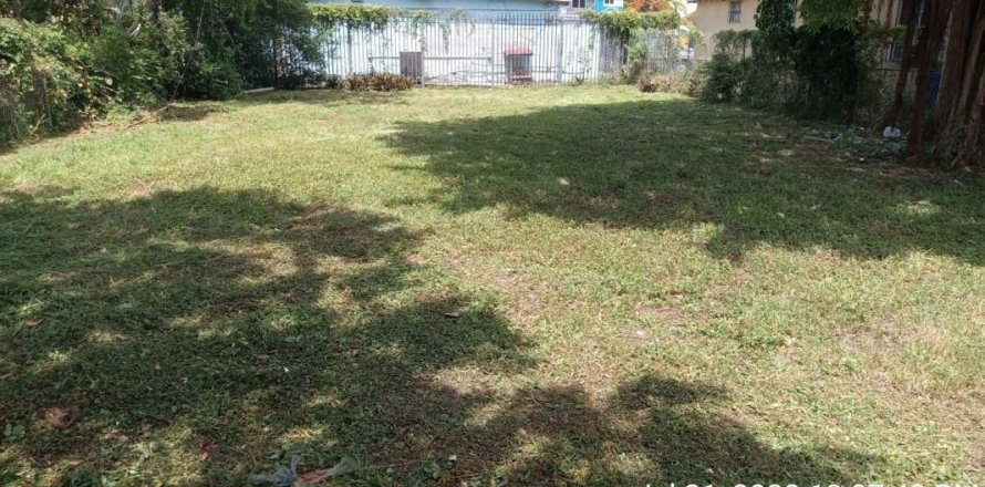 Terreno en Miami, Florida № 1061167