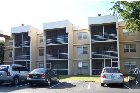 Condominio en venta en Sunrise, Florida, 1 dormitorio, 77.11 m2 № 1019361 - foto 1