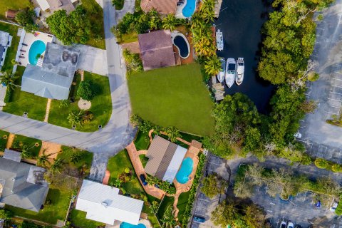 Casa en venta en Deerfield Beach, Florida, 686.18 m2 № 1058792 - foto 9