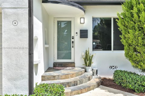 Casa en venta en El Portal, Florida, 3 dormitorios, 123.56 m2 № 1072885 - foto 2