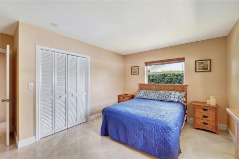 House in Lighthouse Point, Florida 3 bedrooms, 176.61 sq.m. № 1210284 - photo 30