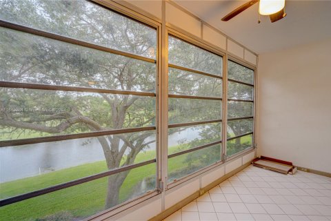 Condominio en venta en Pembroke Pines, Florida, 2 dormitorios, 110.74 m2 № 1331753 - foto 20