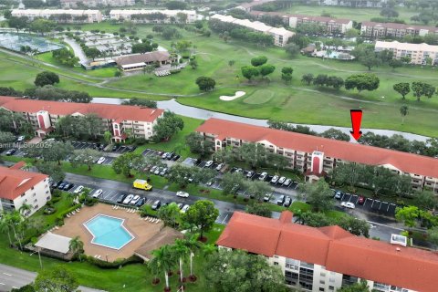 Condo in Pembroke Pines, Florida, 2 bedrooms  № 1331753 - photo 7