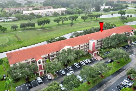 Condo in Pembroke Pines, Florida, 2 bedrooms  № 1331753 - photo 3