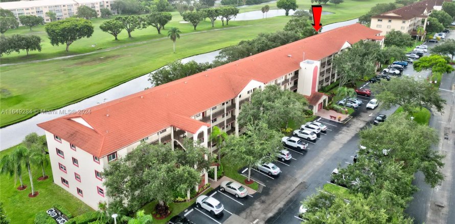 Condominio en Pembroke Pines, Florida, 2 dormitorios  № 1331753