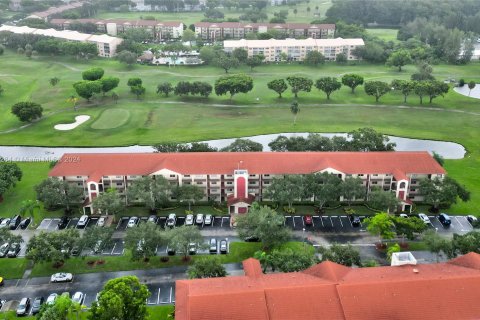 Condominio en venta en Pembroke Pines, Florida, 2 dormitorios, 110.74 m2 № 1331753 - foto 6