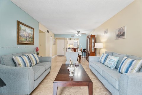 Copropriété à vendre à Miami Beach, Floride: 2 chambres, 80.92 m2 № 1345500 - photo 4