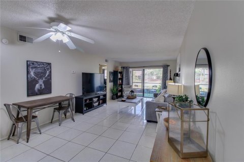 Condominio en venta en Orlando, Florida, 2 dormitorios, 82.87 m2 № 1069353 - foto 3