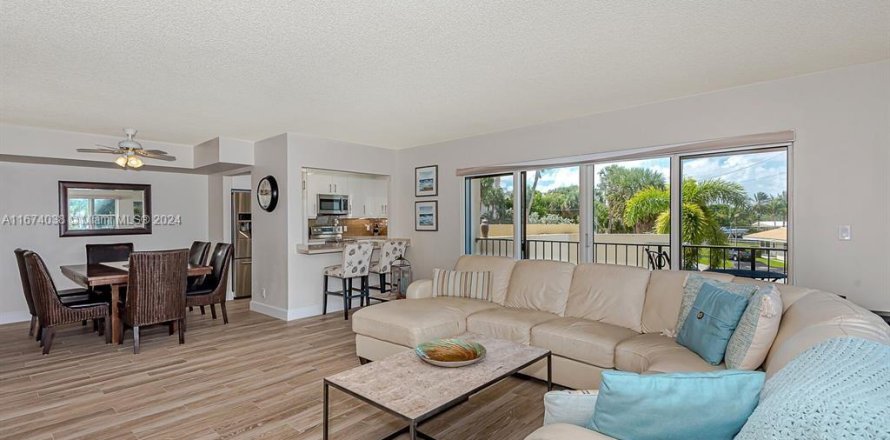 Condo in Pompano Beach, Florida, 2 bedrooms  № 1397355