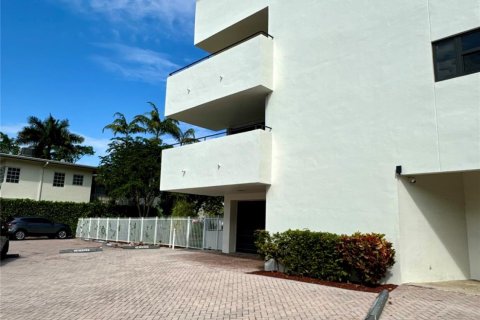 Condo in Fort Lauderdale, Florida, 2 bedrooms  № 1074826 - photo 19