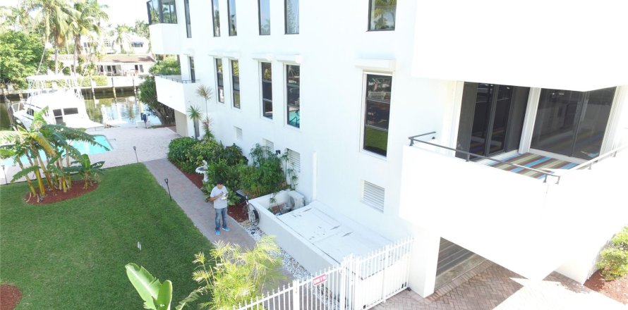 Condo in Fort Lauderdale, Florida, 2 bedrooms  № 1074826