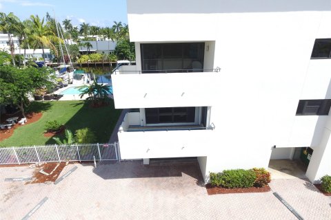 Condo in Fort Lauderdale, Florida, 2 bedrooms  № 1074826 - photo 18