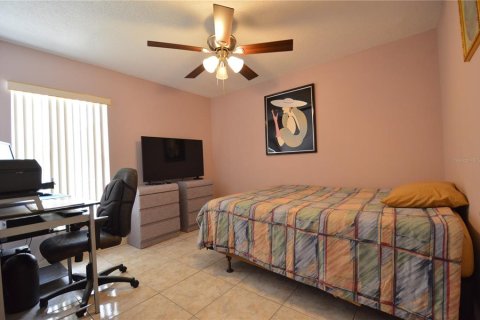 Villa ou maison à vendre à Kissimmee, Floride: 4 chambres, 173.54 m2 № 1242872 - photo 20