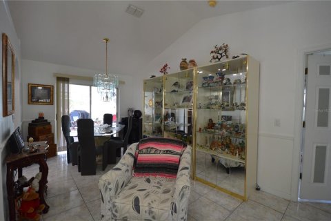 Villa ou maison à vendre à Kissimmee, Floride: 4 chambres, 173.54 m2 № 1242872 - photo 8