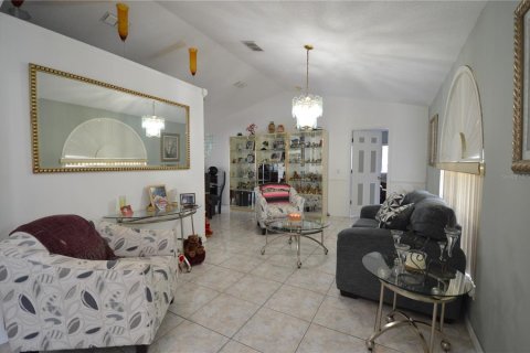 Villa ou maison à vendre à Kissimmee, Floride: 4 chambres, 173.54 m2 № 1242872 - photo 6